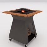 Grătar metalic de exterior pătrat cu focar central și blat din lemn – Design modern, tip Fire Pit